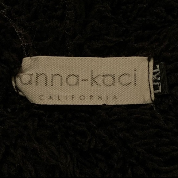 🖤ANNA KACI CALIFORNIA WOMENS BLACK SOFT FAUX FUR HOODED PONCHO COAT SIZE L/XL🖤 - Picture 3 of 4